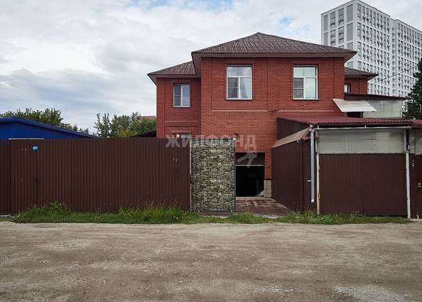 
   Продам дом, 215.6 м², Новосибирск

. Фото 2.