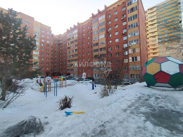 
   Продам 3-комнатную, 68.9 м², Выборная ул, 91/1

. Фото 2.