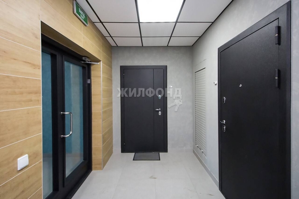 
   Продам 3-комнатную, 70.2 м², Сухарная ул, 109

. Фото 23.