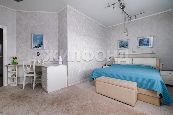 
   Продам 3-комнатную, 117.2 м², Октябрьская ул, 81

. Фото 1.
