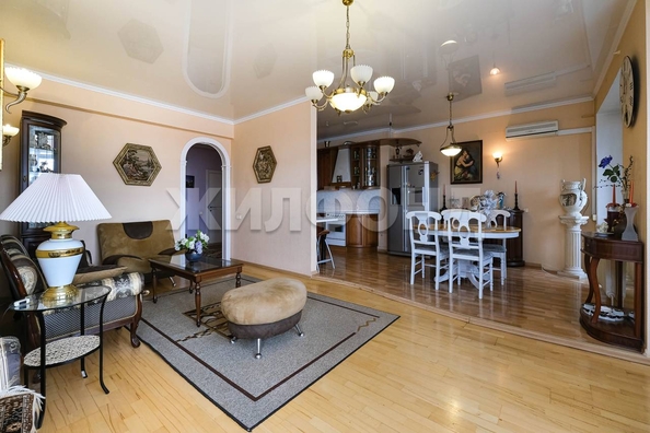 
  Продается 3-комн. квартира, 117.2 м², Октябрьская ул, д. 81
. Фото 12.