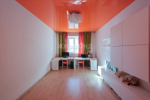 
   Продам 3-комнатную, 117 м², Красный пр-кт, 232/1

. Фото 11.