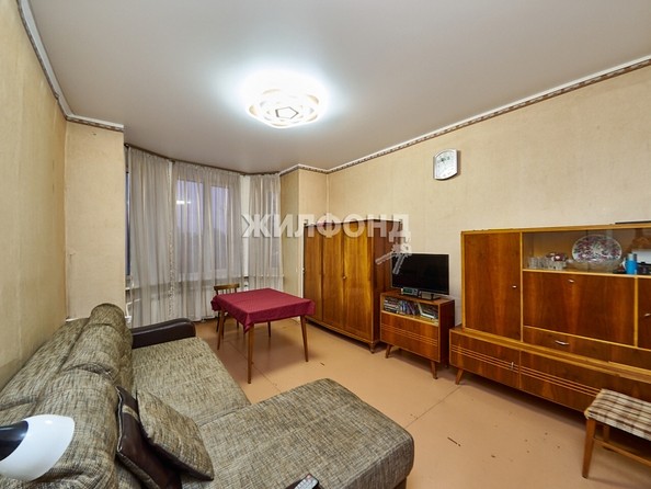 
   Продам 3-комнатную, 79.9 м², Красный пр-кт, 179

. Фото 1.