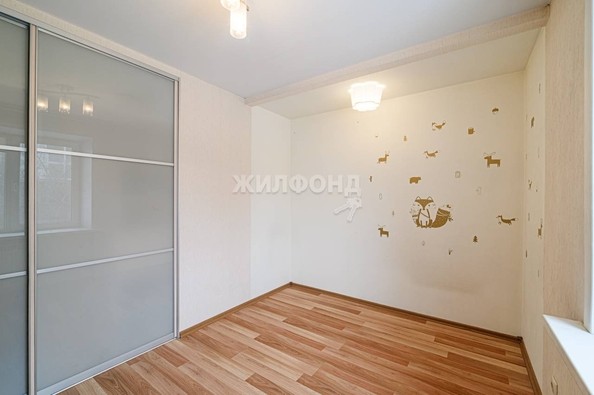 
   Продам 3-комнатную, 59 м², Красный пр-кт, 96

. Фото 15.