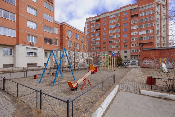 
   Продам 3-комнатную, 107.6 м², Ельцовская ул, 2/3

. Фото 1.