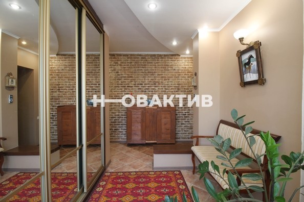 
   Продам дом, 208.5 м², Новосибирск

. Фото 2.