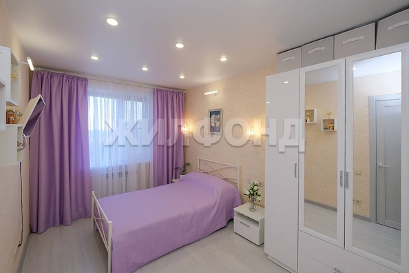 
   Продам 3-комнатную, 65.7 м², Лазурная ул, 10

. Фото 2.