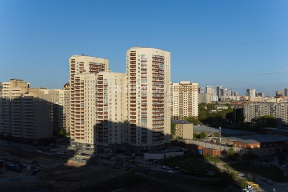 
   Продам 2-комнатную, 65 м², Дуси Ковальчук ул, 248/1

. Фото 10.