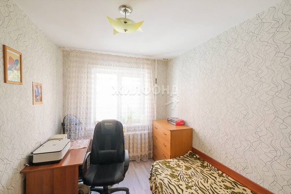 
   Продам 3-комнатную, 48 м², Петухова ул, 108

. Фото 5.