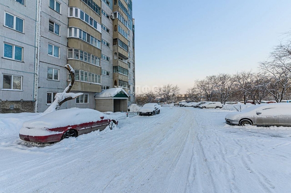 
   Продам 3-комнатную, 61.3 м², Лазурная ул, 14

. Фото 23.