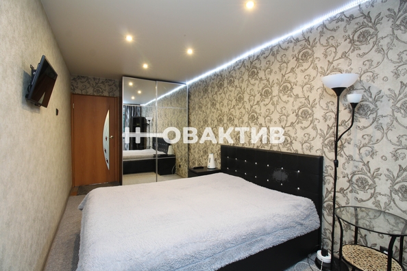 
   Продам 3-комнатную, 59.9 м², Петухова ул, 146

. Фото 3.