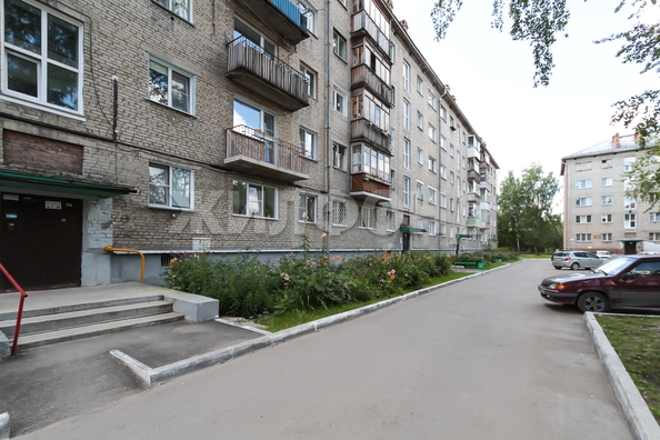
   Продам 3-комнатную, 55.5 м², Макаренко ул, 21

. Фото 2.