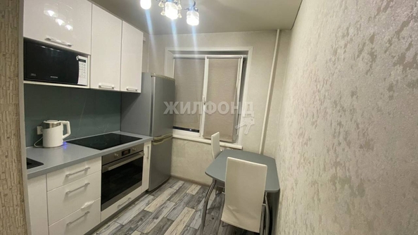 
   Продам 1-комнатную, 29.8 м², Жуковского ул, 106

. Фото 3.