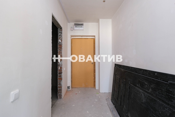 
   Продам 2-комнатную, 55.9 м², Коминтерна ул, 126

. Фото 13.