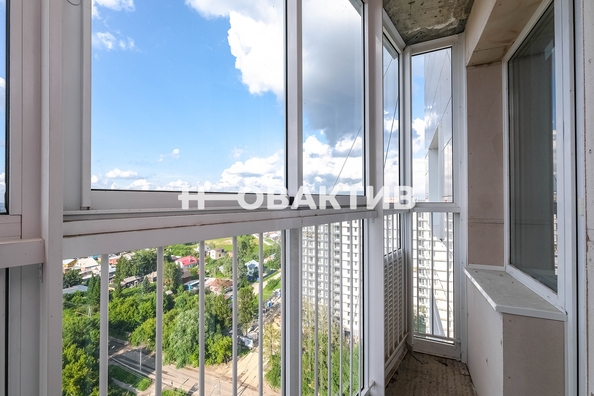 
   Продам 2-комнатную, 55.9 м², Коминтерна ул, 126

. Фото 19.