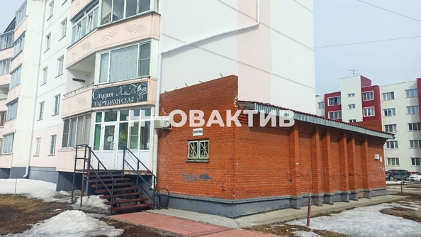 
   Продам помещение свободного назначения, 37 м², Микрорайон тер, 11А

. Фото 1.