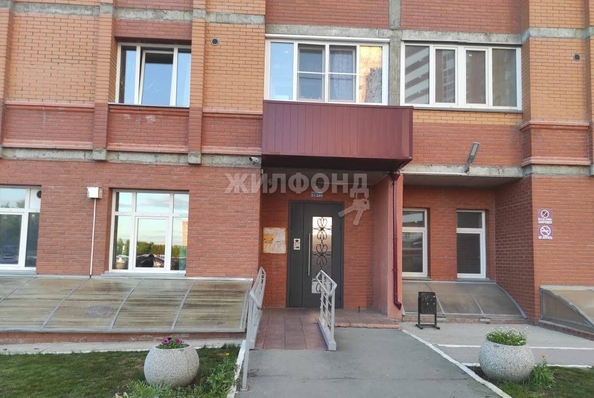 
   Продам 2-комнатную, 60 м², Оловозаводская ул, 15

. Фото 23.