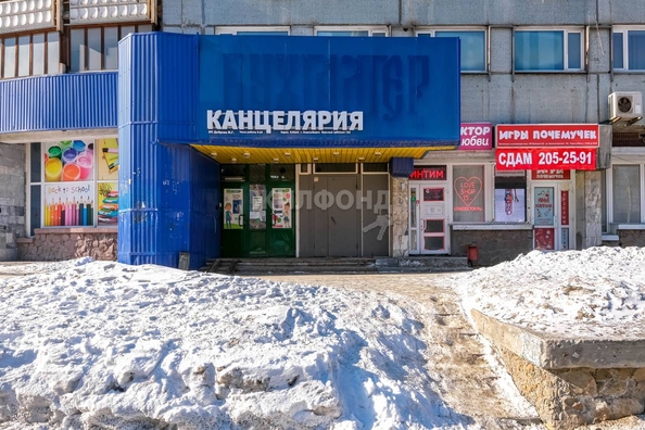 
   Продам секционку, 18.2 м², Красный пр-кт, 155

. Фото 3.