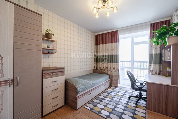 
   Продам 4-комнатную, 90.4 м², Народная ул, 9

. Фото 18.