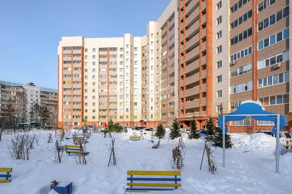 
   Продам 3-комнатную, 104.7 м², 2-й (4 мкр.) кв-л, 233

. Фото 9.