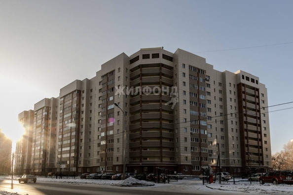 
   Продам 3-комнатную, 104.7 м², 2-й (4 мкр.) кв-л, 233

. Фото 11.