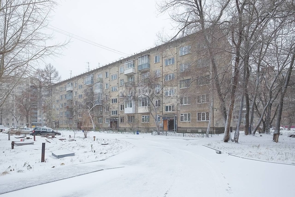 
   Продам 2-комнатную, 43.9 м², Танкистов ул, 7

. Фото 2.