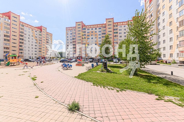 
   Продам 1-комнатную, 37.9 м², Петухова ул, 95

. Фото 32.