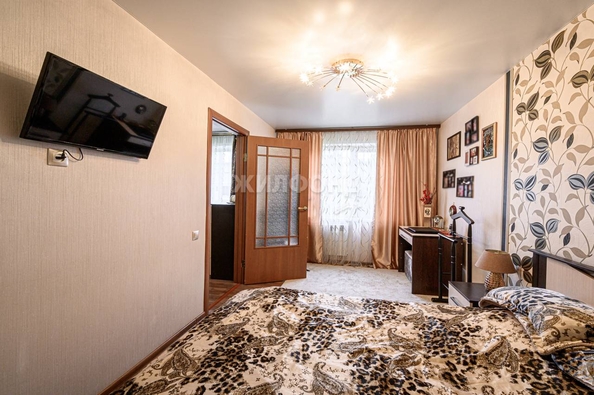 
   Продам 3-комнатную, 57 м², Красный пр-кт, 90/1

. Фото 10.