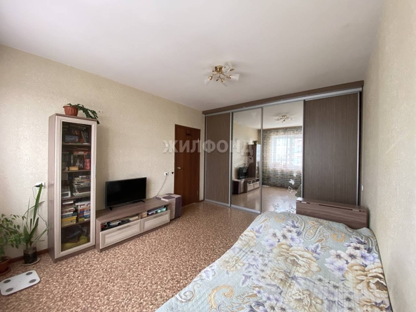 
   Продам 1-комнатную, 32.6 м², Сибиряков-Гвардейцев ул, 82

. Фото 1.