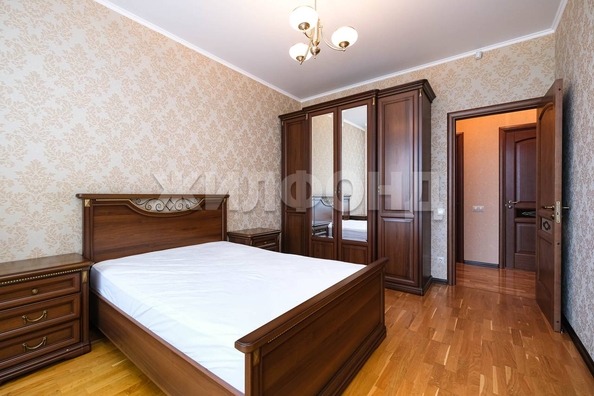 
   Продам 2-комнатную, 70.7 м², Семьи Шамшиных ул, 24/2

. Фото 10.