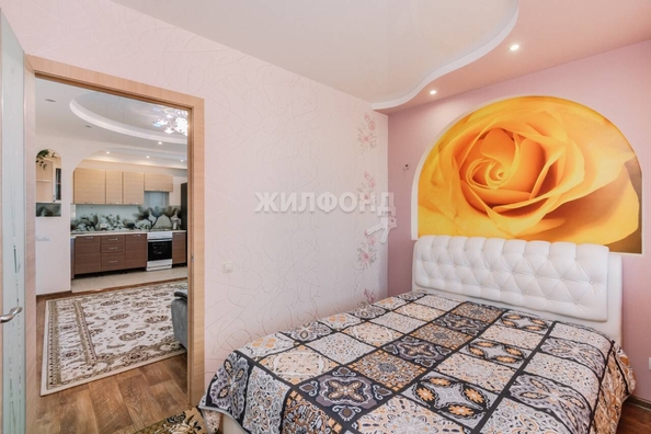 
   Продам 3-комнатную, 49.9 м², Лазурная ул, 28

. Фото 2.