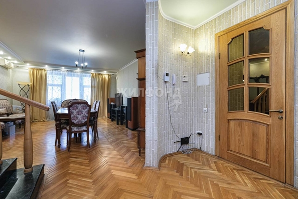 
   Продам 3-комнатную, 121.4 м², Державина ул, 11

. Фото 12.