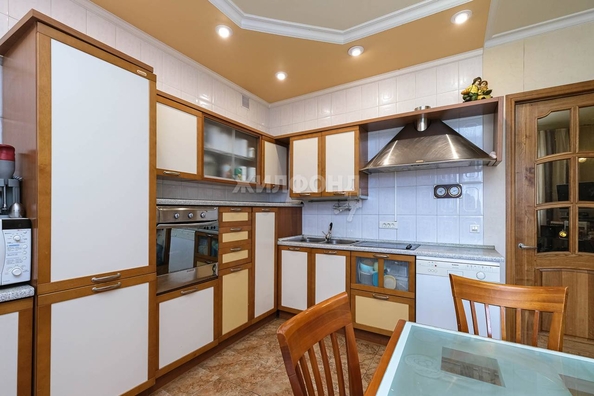 
   Продам 3-комнатную, 121.4 м², Державина ул, 11

. Фото 17.