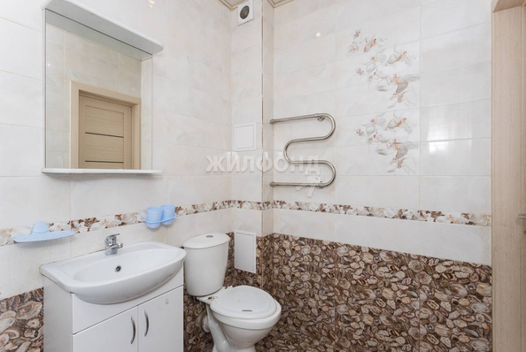 
   Продам 2-комнатную, 56 м², Есенина ул, 12/2

. Фото 10.