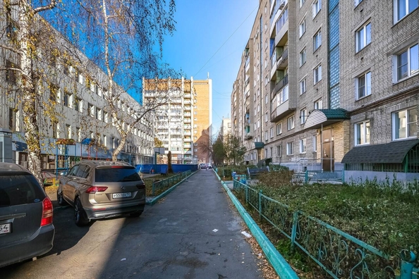 
   Продам 1-комнатную, 29.9 м², Челюскинцев ул, 18

. Фото 23.