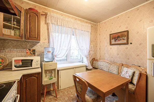 
   Продам 3-комнатную, 82.4 м², Революции ул, 28

. Фото 7.