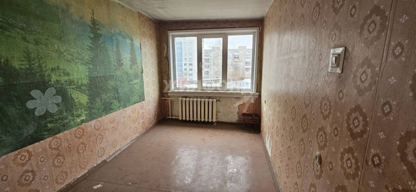 
   Продам 3-комнатную, 58 м², Военный городок ул, 118

. Фото 3.