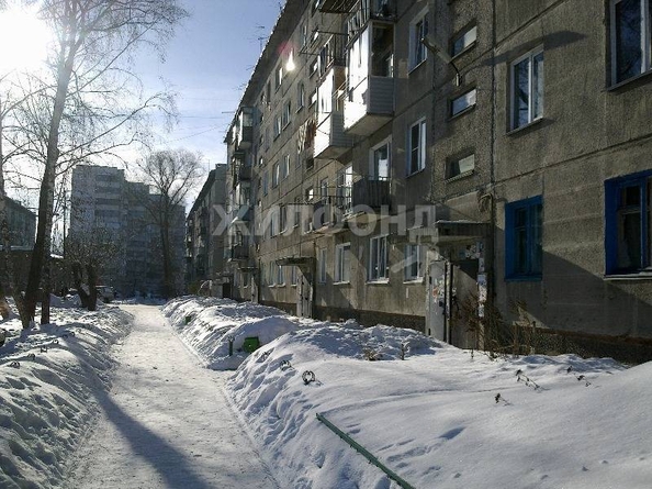 
   Продам 3-комнатную, 58 м², Военный городок ул, 118

. Фото 3.