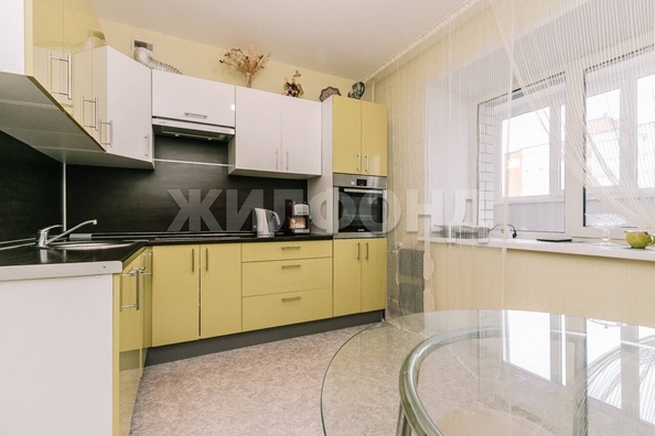 
   Продам 2-комнатную, 66.2 м², 2-й (4 мкр.) кв-л, 232

. Фото 14.