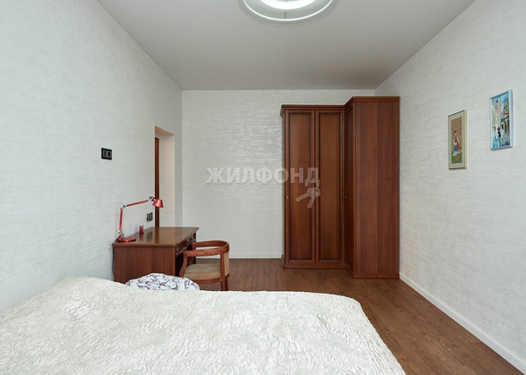 
   Продам 3-комнатную, 77.2 м², Крылова ул, 3

. Фото 10.