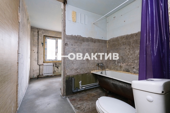 
   Продам 2-комнатную, 42.8 м², Есенина ул, 49

. Фото 13.