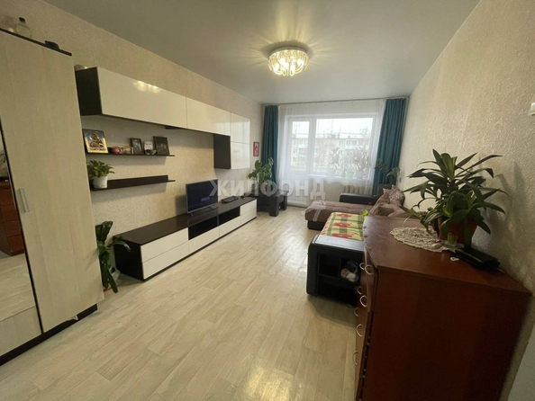 
   Продам 2-комнатную, 44.4 м², Есенина ул, 19

. Фото 3.