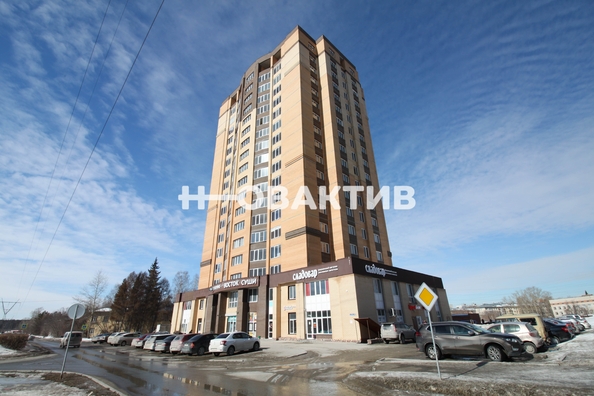 
   Продам 2-комнатную, 60.4 м², Молодежи б-р, 15

. Фото 31.