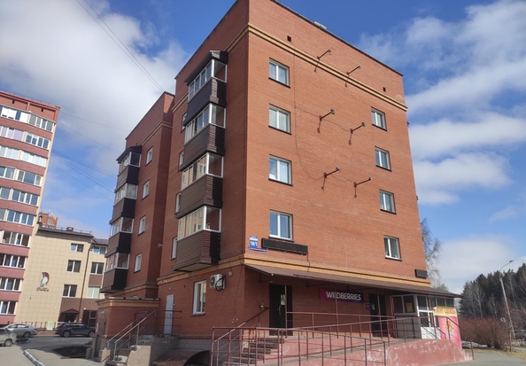 
   Продам 1-комнатную, 37 м², Ключ-Камышенское Плато ул, 18/1

. Фото 1.