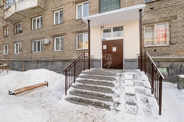 
   Продам 3-комнатную, 58.1 м², Челюскинцев ул, 44

. Фото 36.