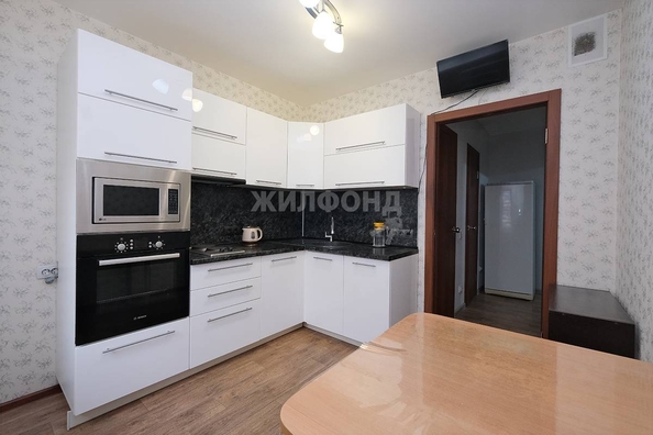 
   Продам 2-комнатную, 59.2 м², 2-й (4 мкр.) кв-л, 204/2

. Фото 1.