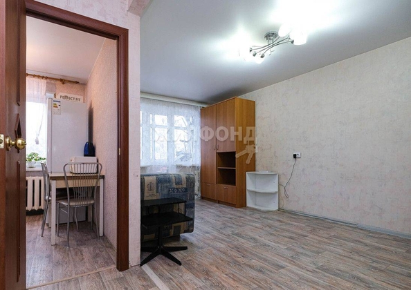 
   Продам 1-комнатную, 33.8 м², Есенина ул, 59

. Фото 1.