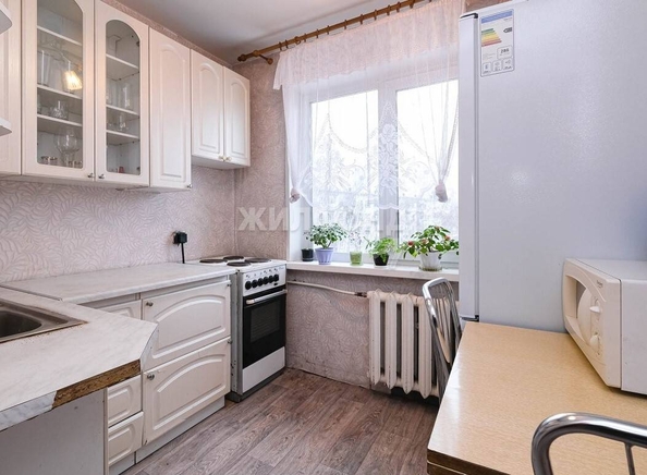 
   Продам 1-комнатную, 33.8 м², Есенина ул, 59

. Фото 3.