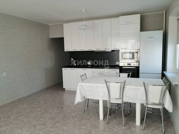 
   Продам 2-комнатную, 56.1 м², Александра Чистякова ул, 4

. Фото 2.