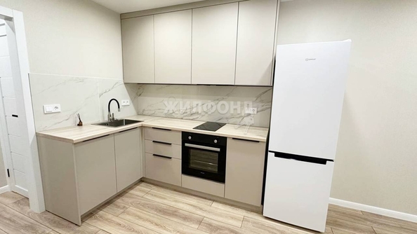 
   Продам 2-комнатную, 31.9 м², Троллейная ул, 22

. Фото 2.